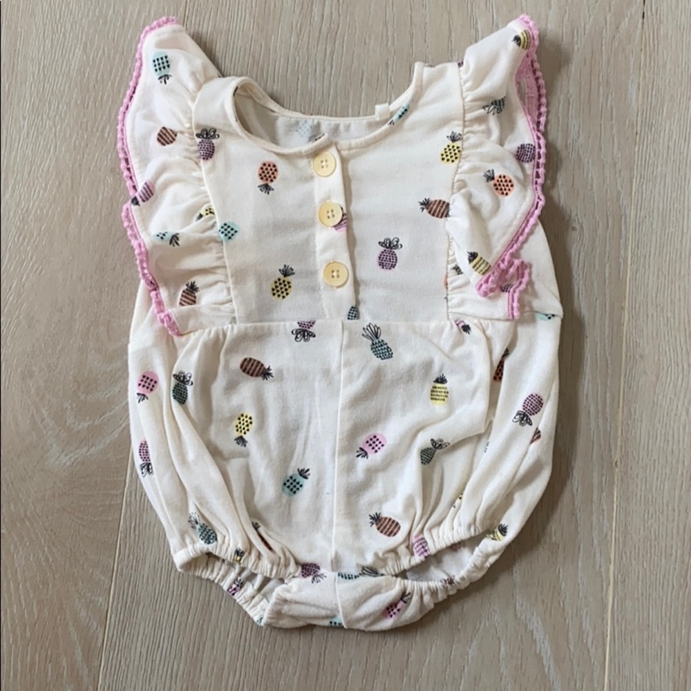 Used Jessica Simpson Pineapple Romper Size 6-9 mo